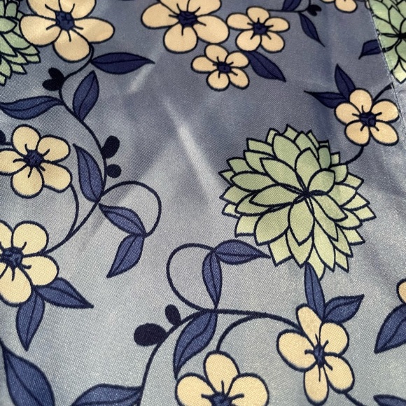 ADONNA Blue Floral Robe - Picture 6 of 11